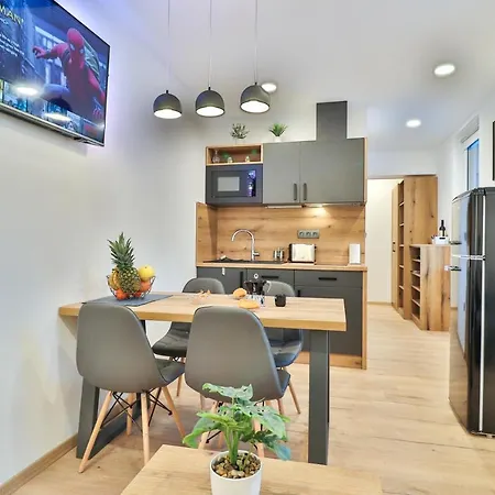 Seventy Seven Apartman