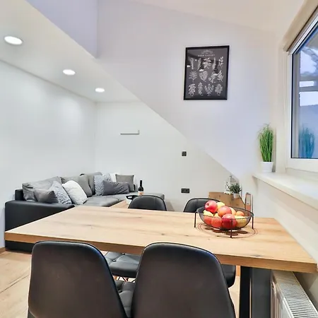 Seventy Seven Appartement *