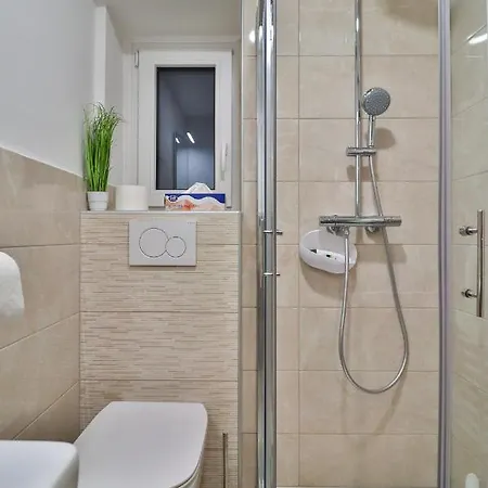 Seventy Seven 克拉尼斯卡戈拉