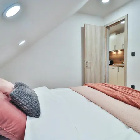 Seventy Seven דירה *