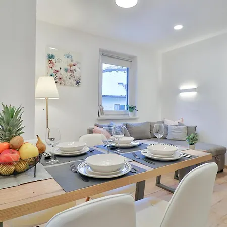 Seventy Seven * 克拉尼斯卡戈拉