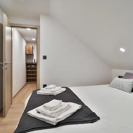 Διαμέρισμα Seventy Seven