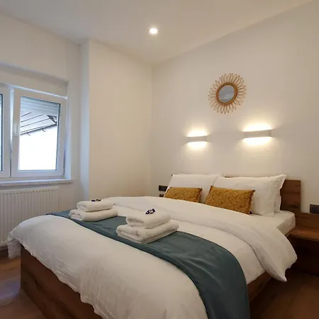 Διαμέρισμα Seventy Seven